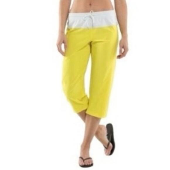 Lululemon Step Lively Crop Capri Pants Loose Fit Bright Yellow White Size 4 6 - Picture 9 of 9